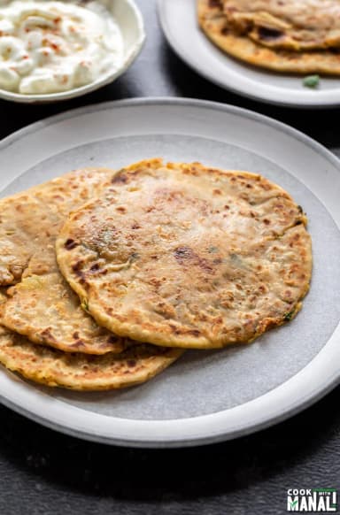 Aloo Paratha (2 pcs. with curd)